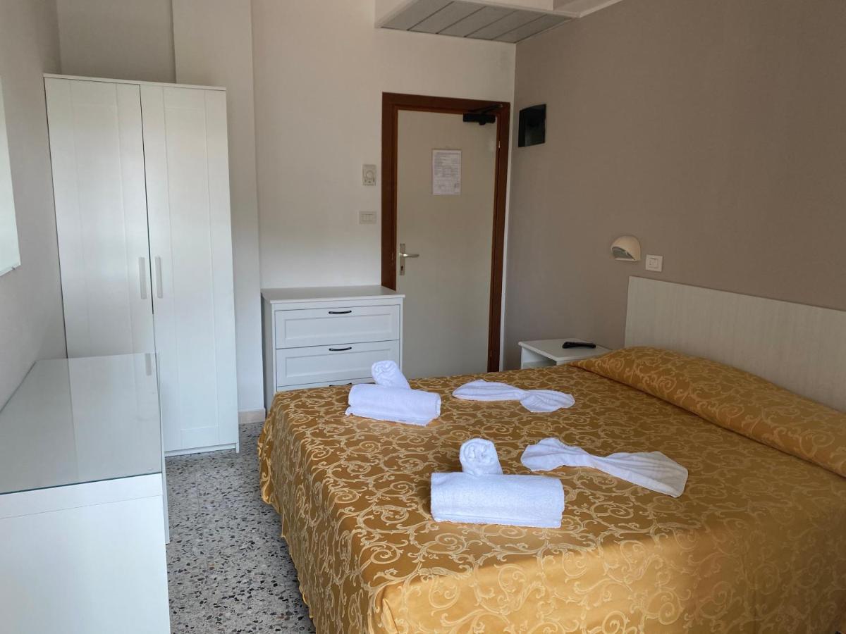 Hotel Modenese Riccione Exterior photo