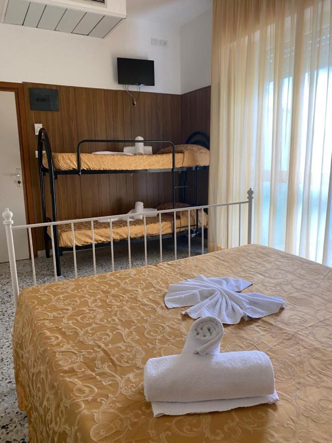 Hotel Modenese Riccione Exterior photo