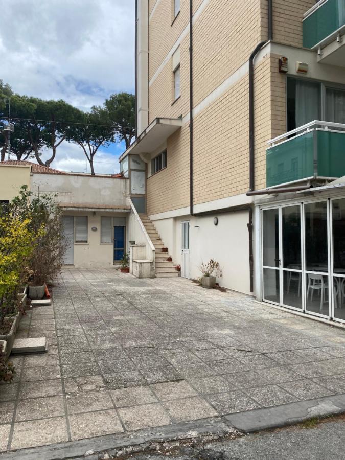 Hotel Modenese Riccione Exterior photo
